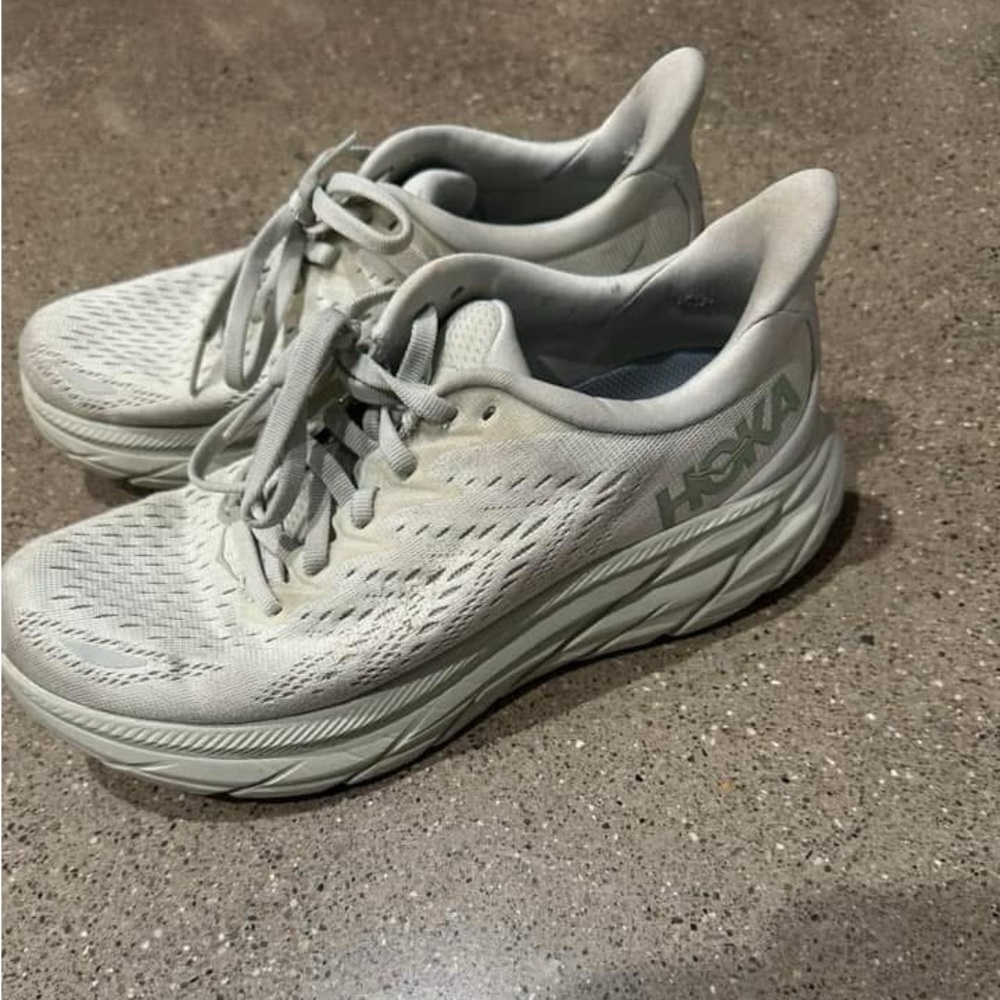 Women Hoka Clifton 8